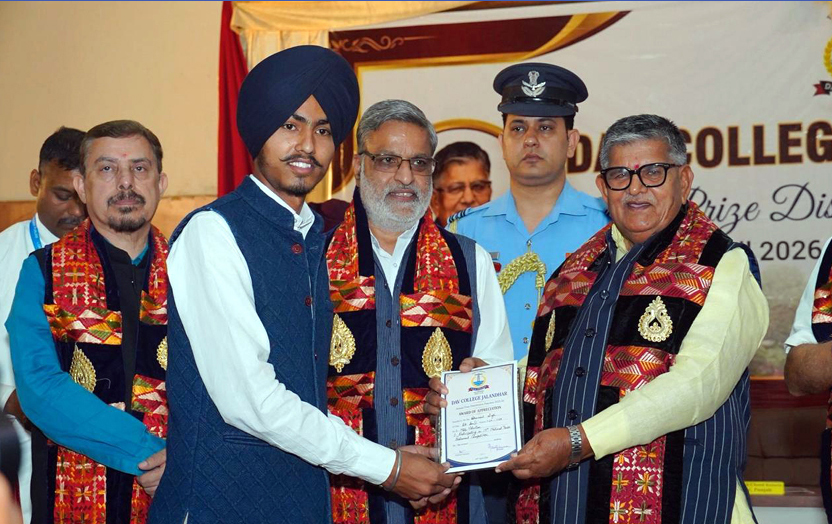 Governor Honours 160 Meritorious Students at the 90th Prize Distribution Function of  D. A. V College, Jalandhar