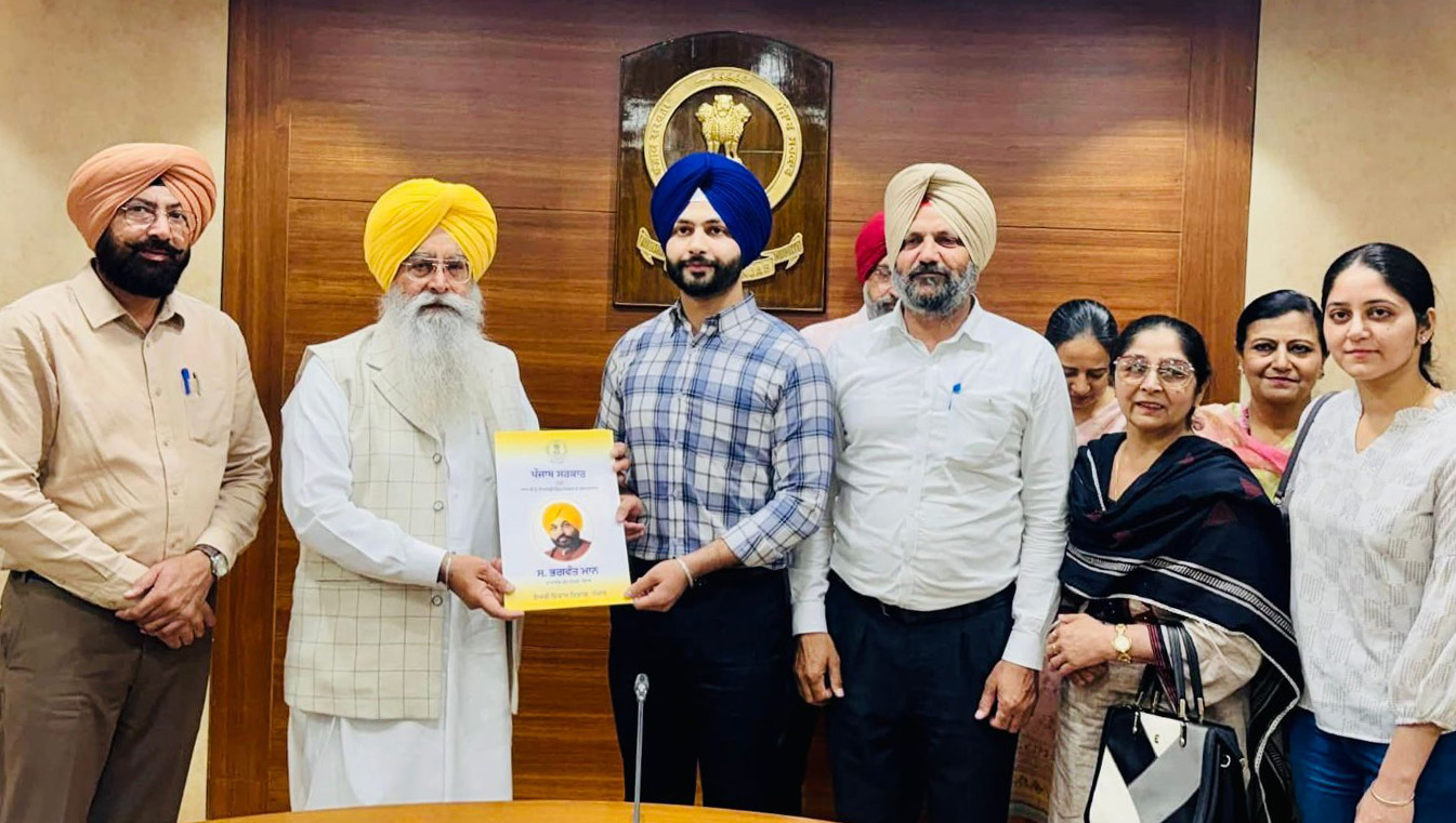 Gurmeet Khudian Hands over Appointment Letters To Veterinary Officers